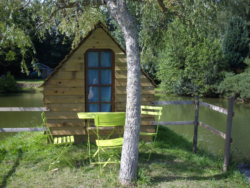 Camping à la ferme "Les Ormeaux" et location cabanes - à Bricquebec en  Contentin dans la Manche (50), Manche
