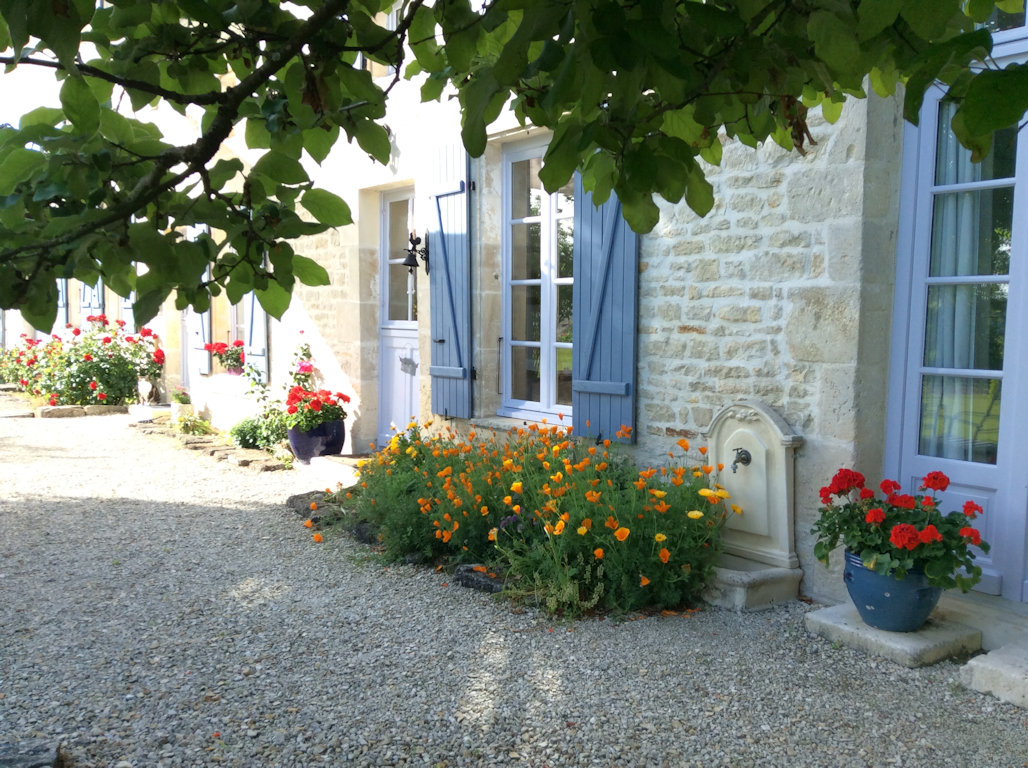 Chambres d'hôtes Le Clos du Plantis, chambre familiale et chambres Sonnac,  Vals de Saintonge, Charente-Maritime