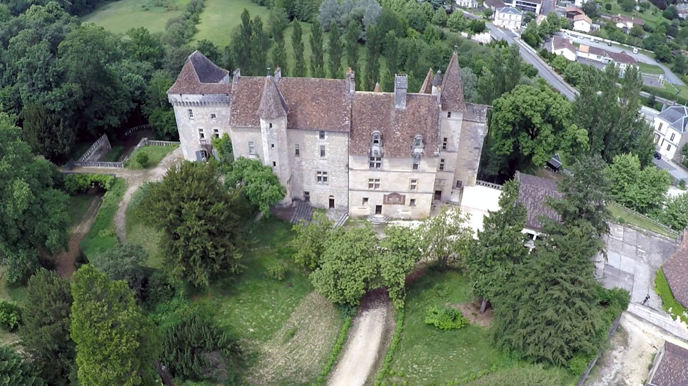 Chambres d'hôtes Périgueux : Château l'Evêque en Périgord, suite et chambre  Château l'Evêque