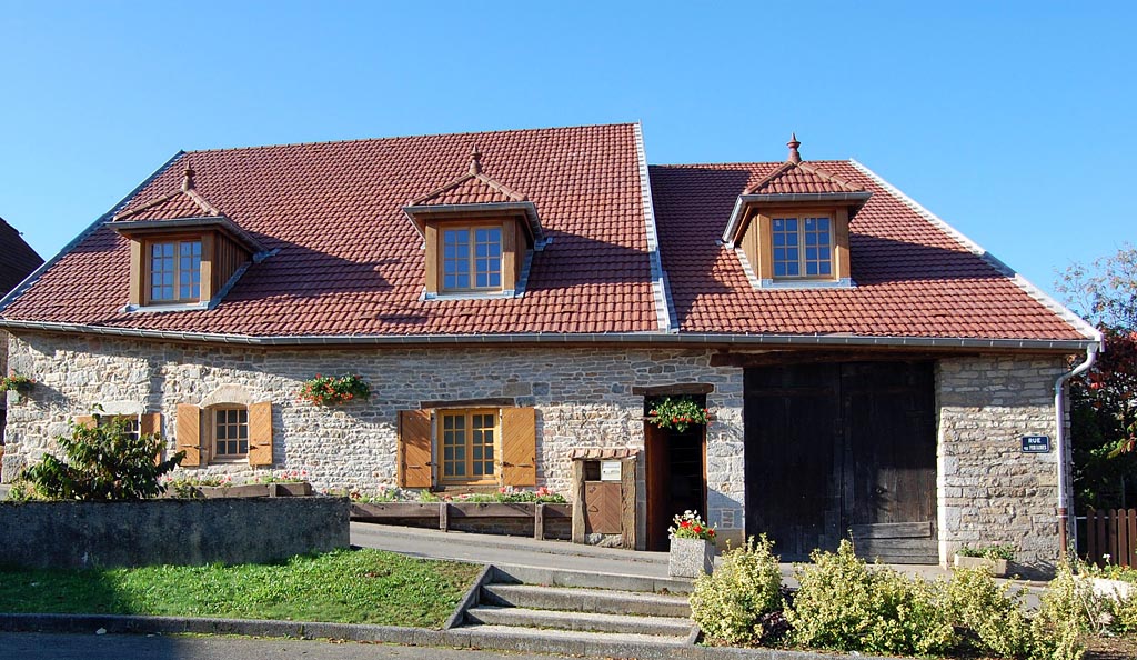 Chambres d'hôtes La Ferme à l'Armure - Chambre et suite familiale à  Pouilley les Vignes dans le Doubs (25), Franche-Comté