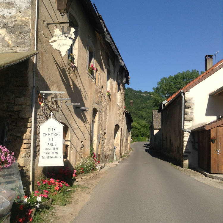 Chambres d'hôtes Presbytère Saint Jean, chambres Baume-les-Messieurs,  Franche-Comté