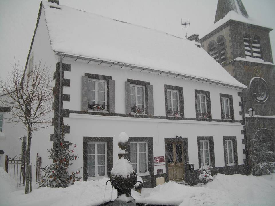 Chambres d'hôtes La Maison de la Fontaine - Chambres et chambre familiale à  Murat-le-Quaire dans le Puy de Dôme (63), Massif du Sancy, Parc naturel  régional des volcans d'Auvergne