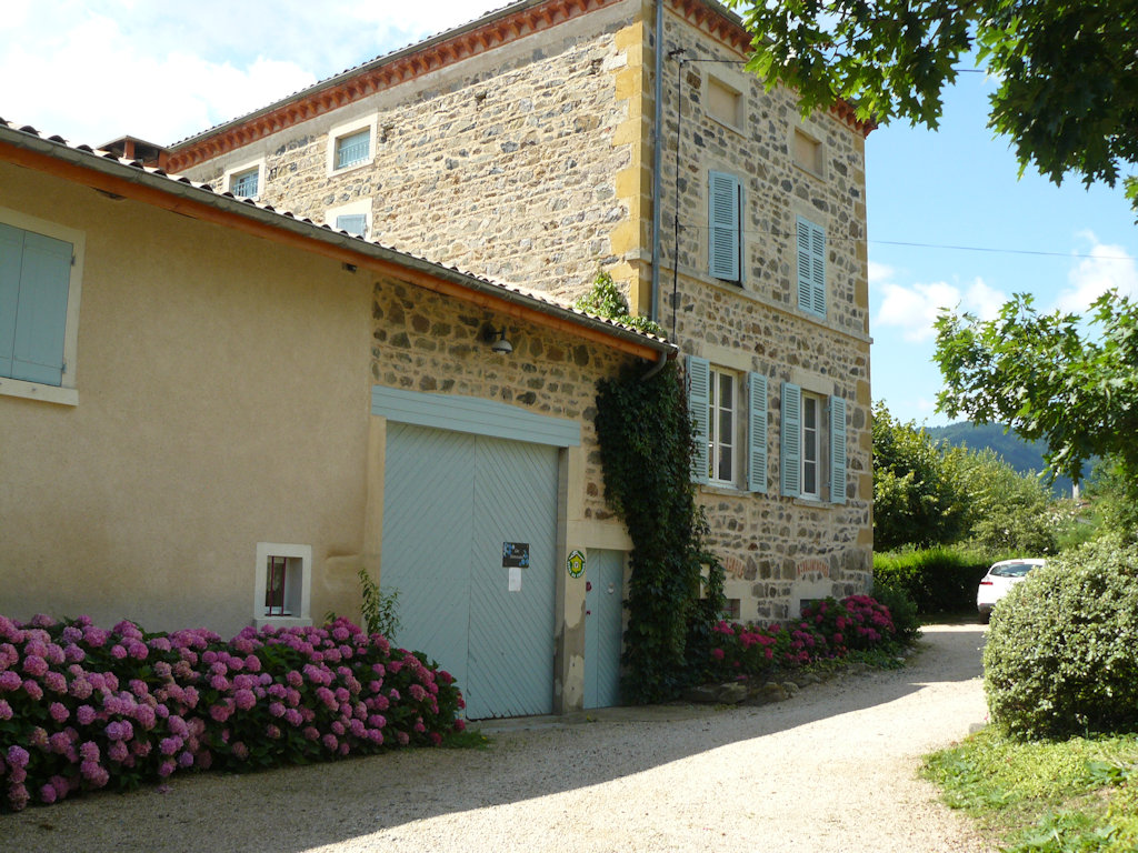 Chambres d'hôtes Les Hortensias - Family room and rooms in Le Perréon in le  Rhône (69), Beaujolais