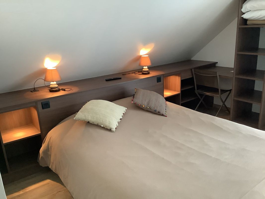 2 chambres d'hôtes tout confort et chalet insolite, rooms and chalet  Saint-Germain-du-Plain, Bresse bourguignonne