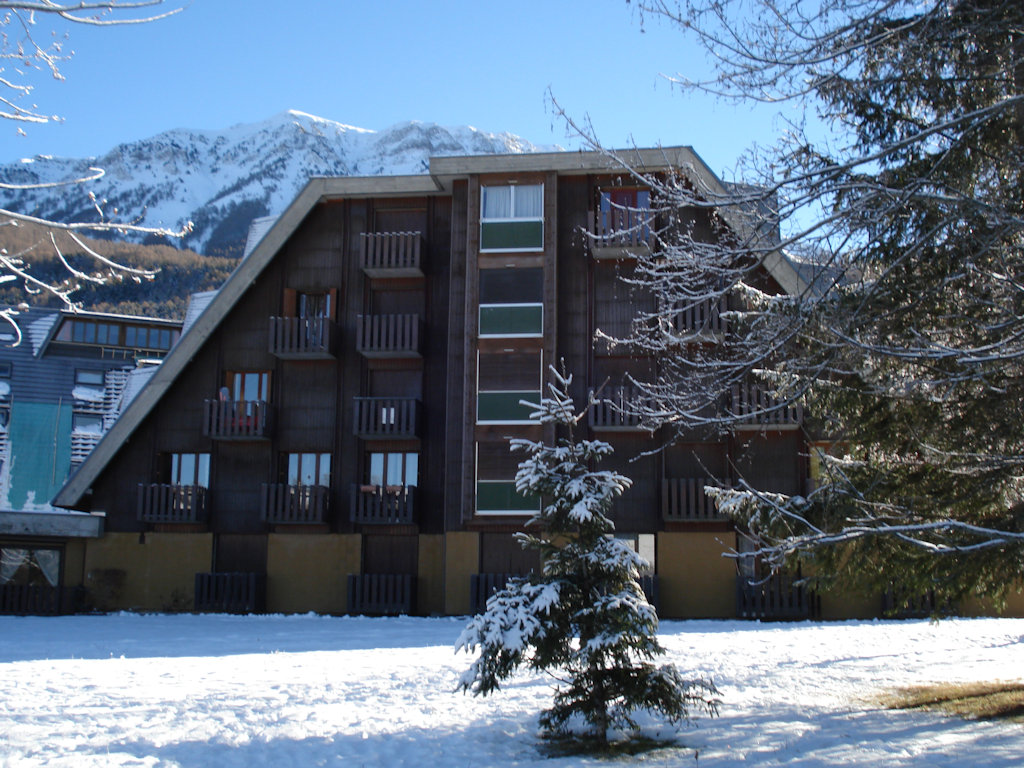 Appartement 4 personnes pied des pistes au coeur de la station, studio  Montclar, Station de ski Montclar, lac de Serre-Ponçon, vallée de l'Ubaye,
