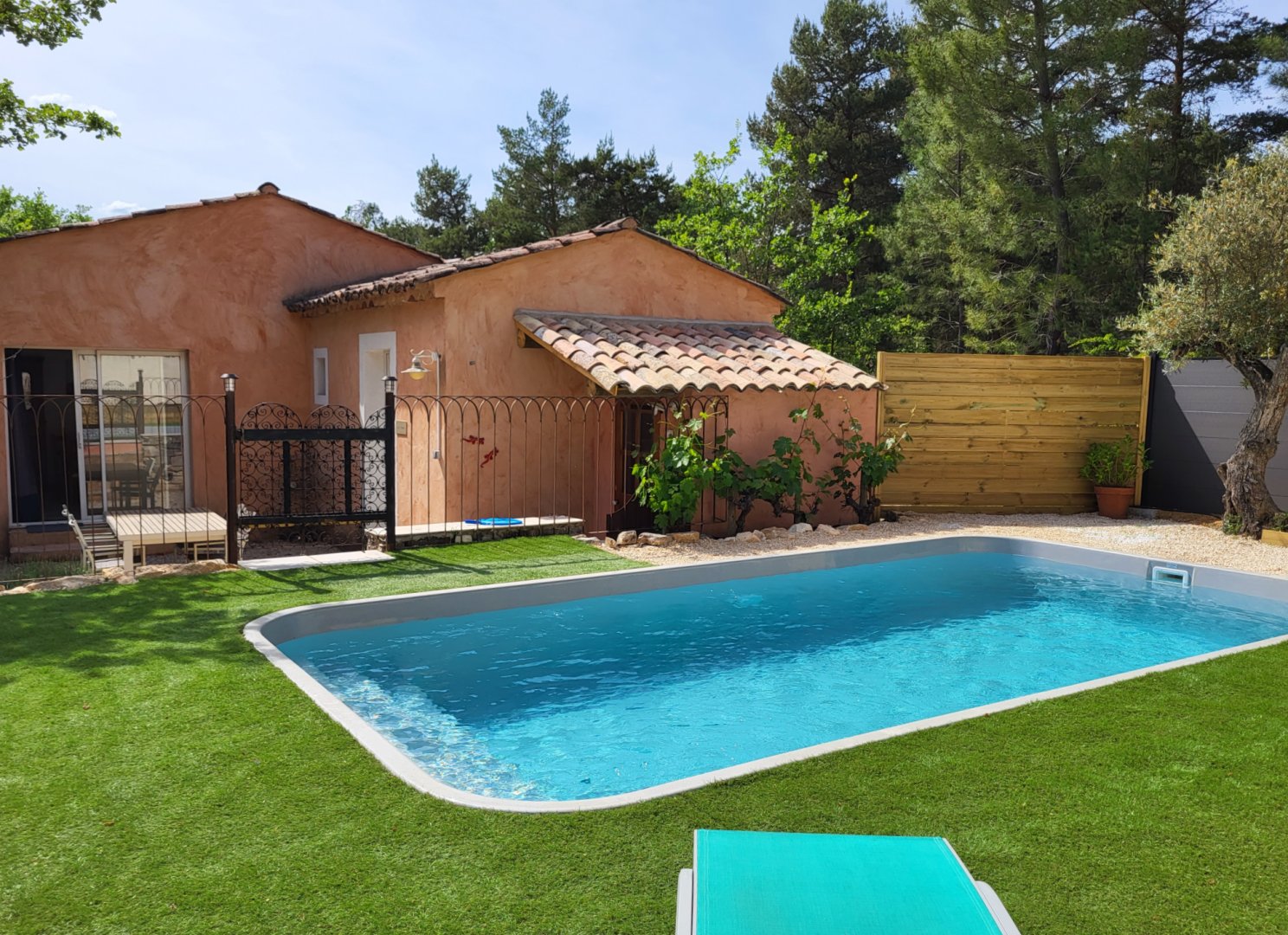 Gîte piscine privée, Sud Ardèche, 4 personnes, gîte Vagnas, Sud Ardèche