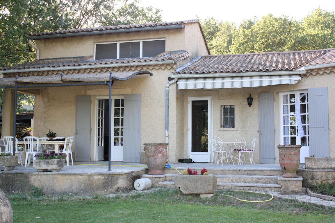 Location villa 8 personnes, piscine et piano à queue, maison Noves, Provence