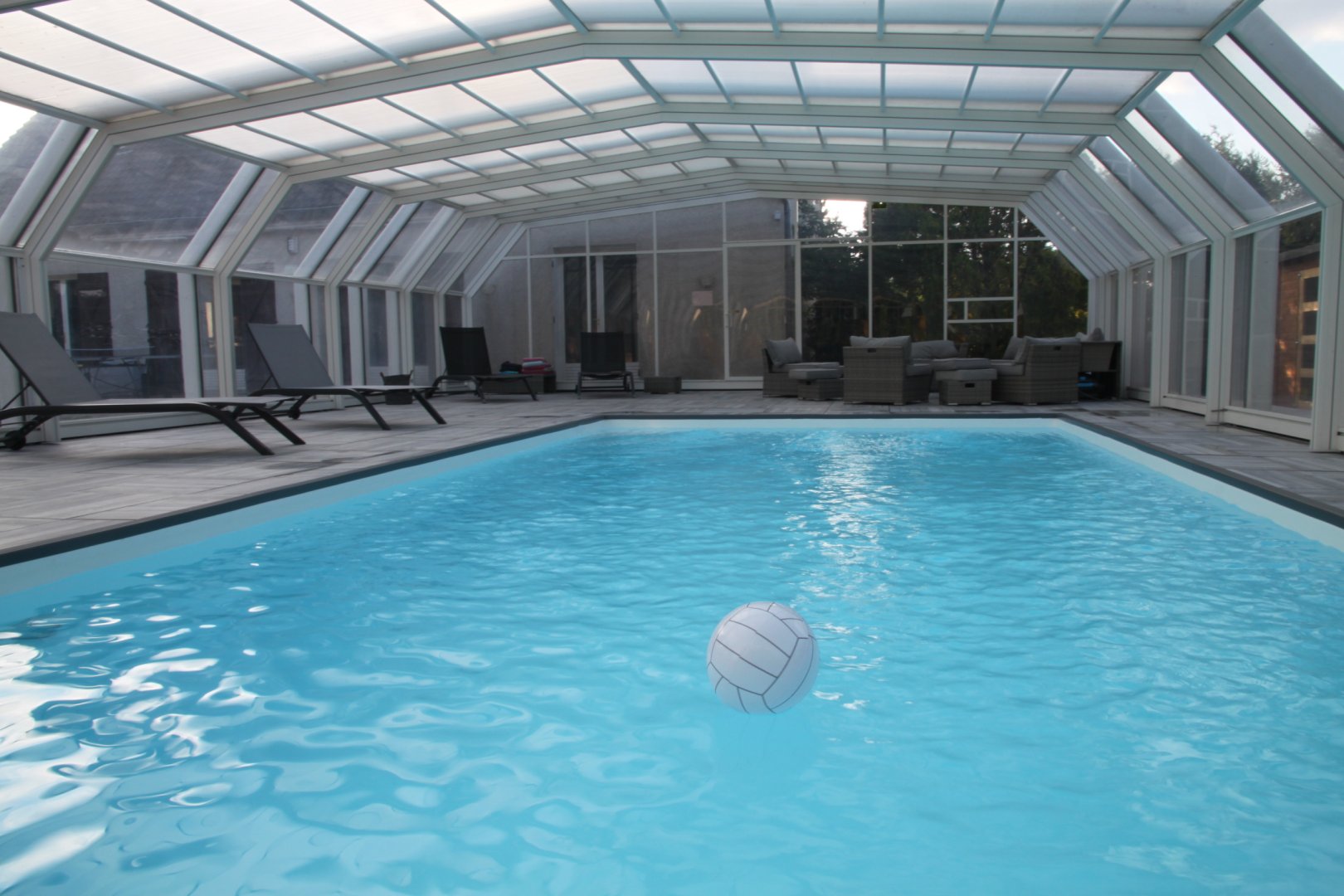 Villa piscine couverte chauffée toute l'année - Maison à Achères la Forêt  en Seine et Marne (77)