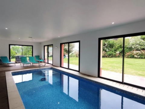Maison piscine intérieure privée sans vis-à-vis chauffée Quiévrecourt,  Normandie