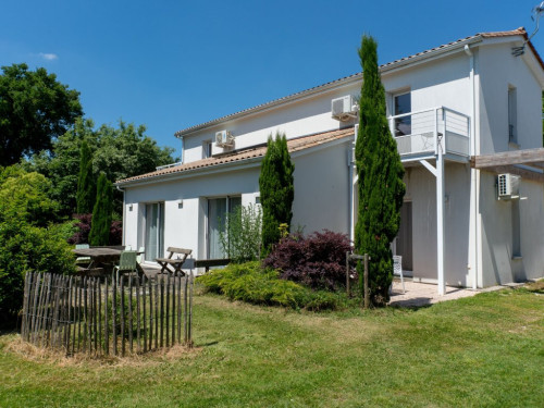 Chambres d'hôtes Maison Lucilda, suite familiale et chambres Pessac,  Communauté Urbaine de Bordeaux